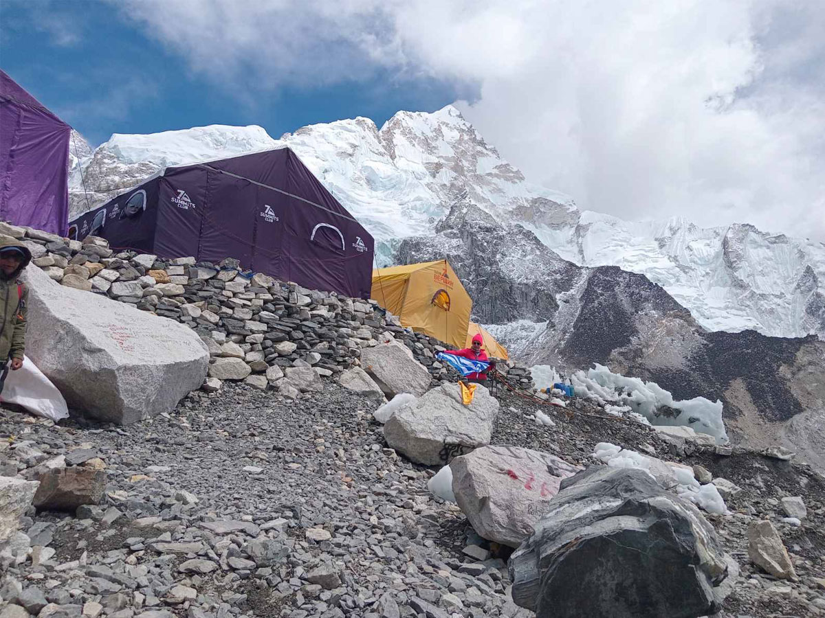 ebc trek camping option