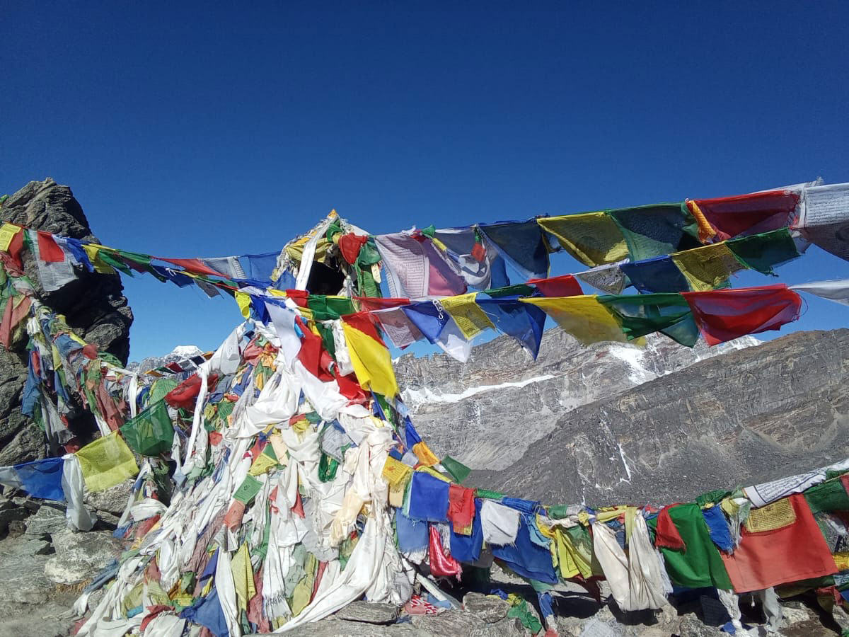 everest three high passes