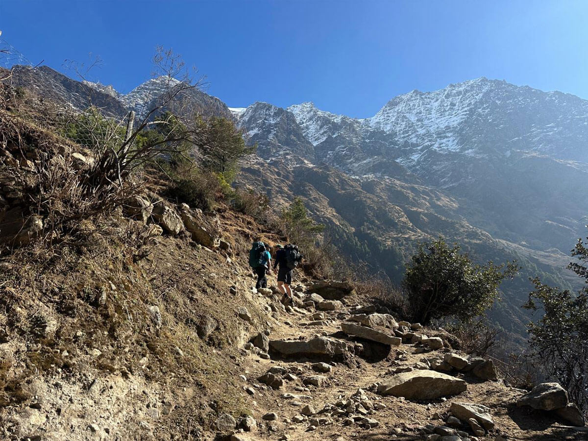 trek from jagat to deng