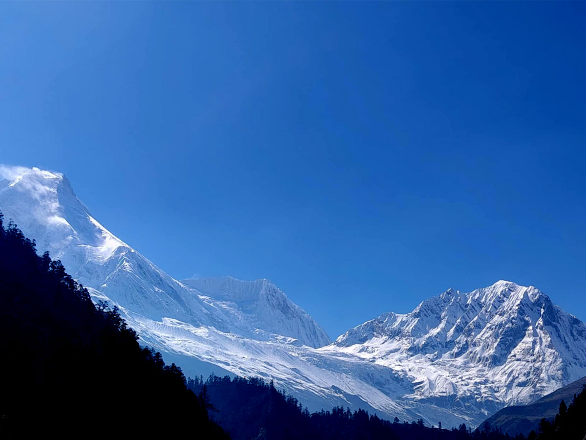 manaslu circuit in spring