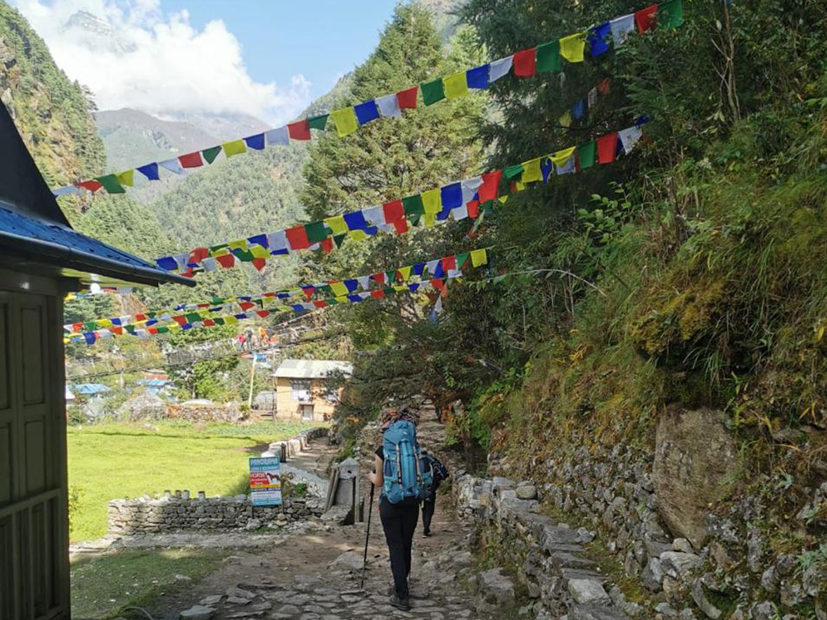 hike from namche bazaar