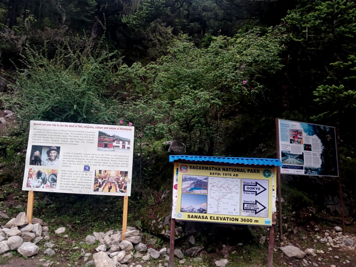 sagarmatha national park sign board