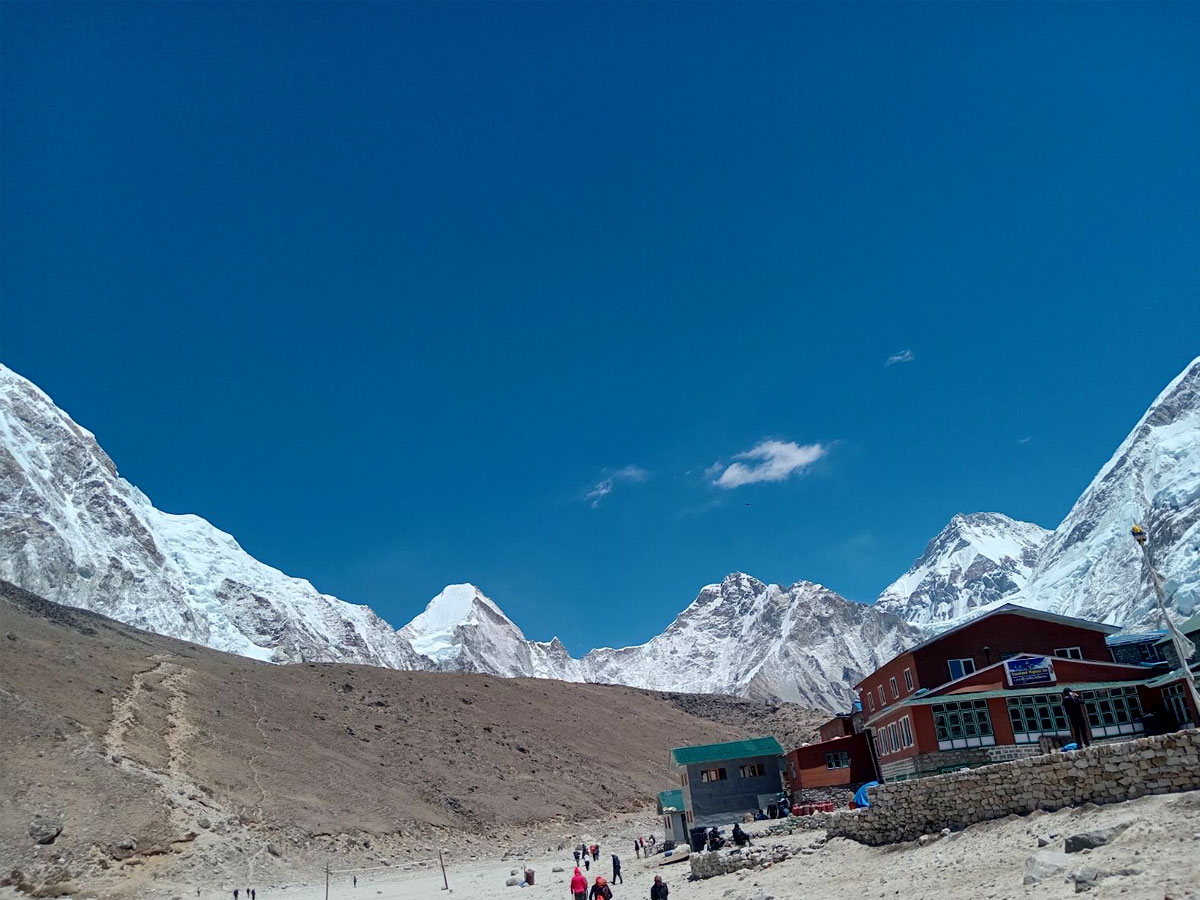 everest base camp trek in winter