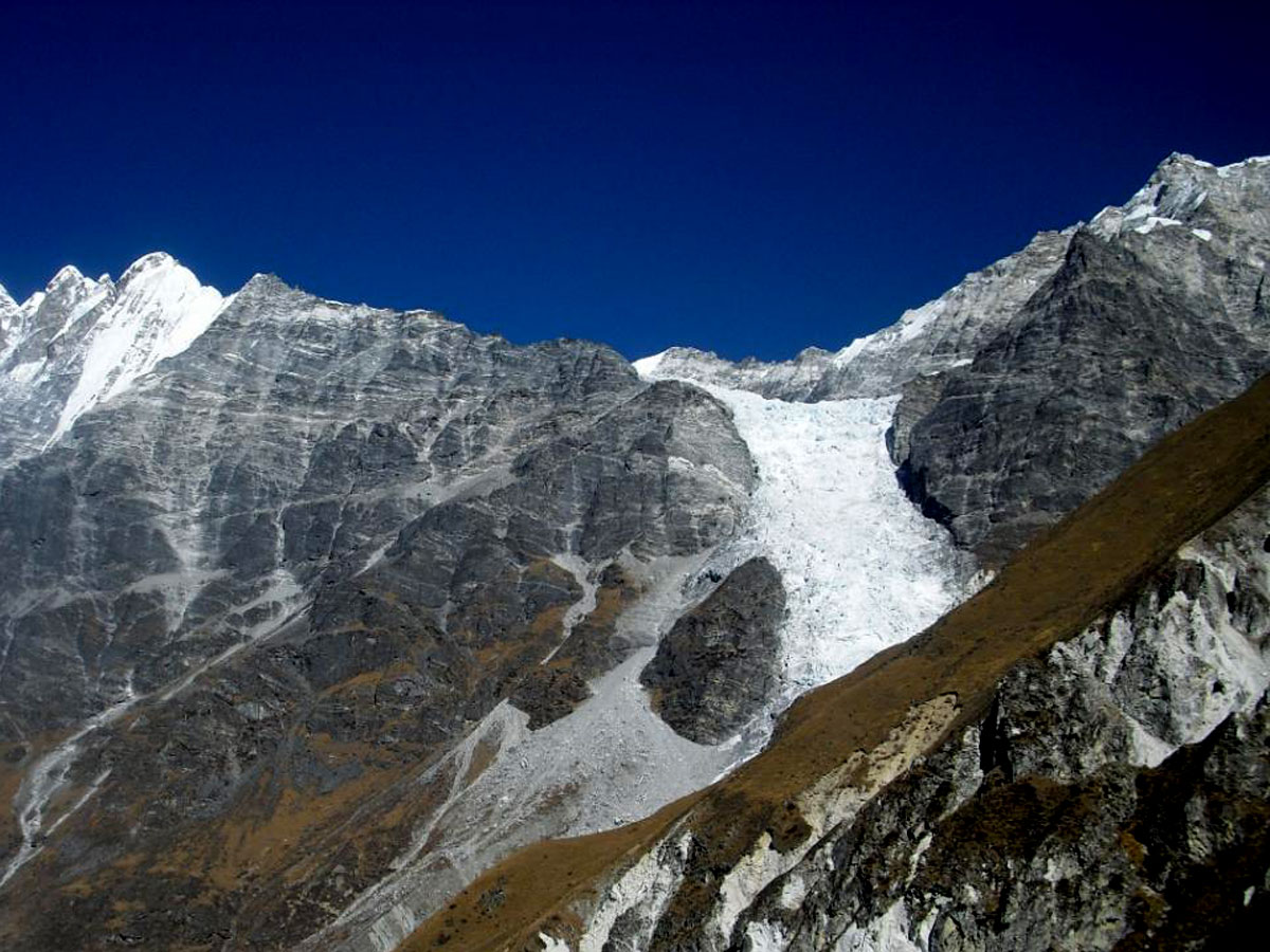 langtang trek in winter